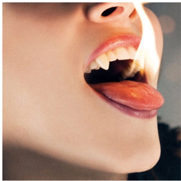 Scarecrow Deluxe Vampire Fangs, Small - Picture 4 of 4